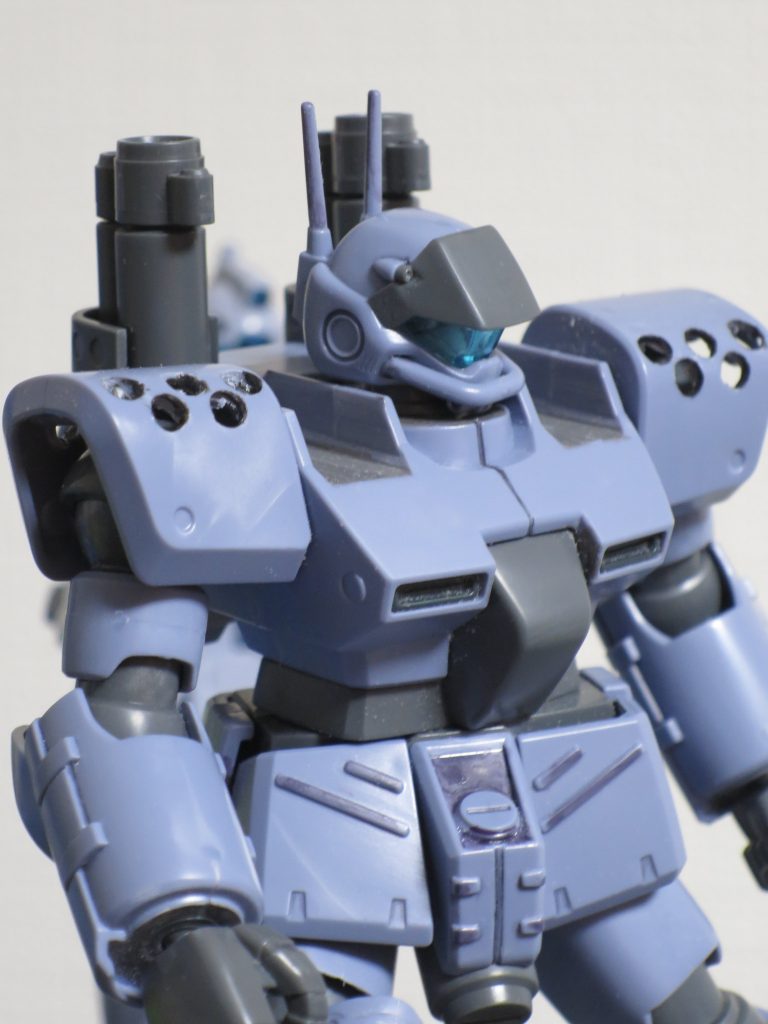 クリアパーツ化等キットもかなり努力してましたが、自分の方で多少手を入れました。

額の連邦マーク削り
肩のブチアナ貫通
陸戦ガンダムのマシンガンとMSハンド02でトゥーハンド化