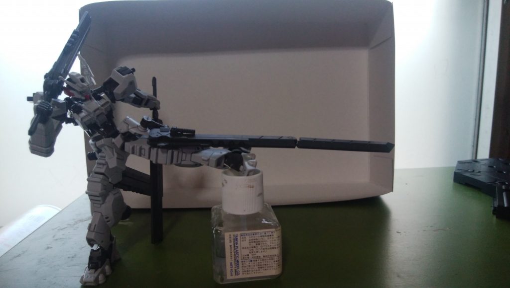 腰部のデモリッションナイフはこんな風に展開して使います