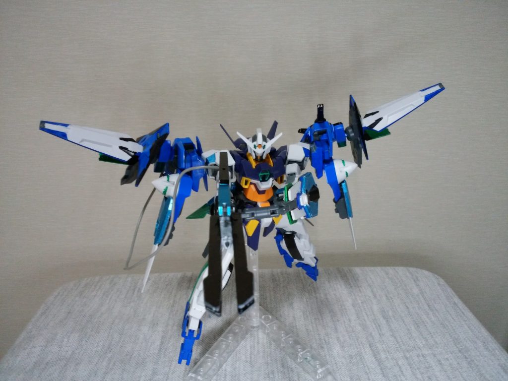 この形態はシールドに蓄積されているGN粒子にライフルを供給+擬似太陽炉からも供給して使える究極の必殺技。「ハイパーキャノンΣ」それを行うための形態である。