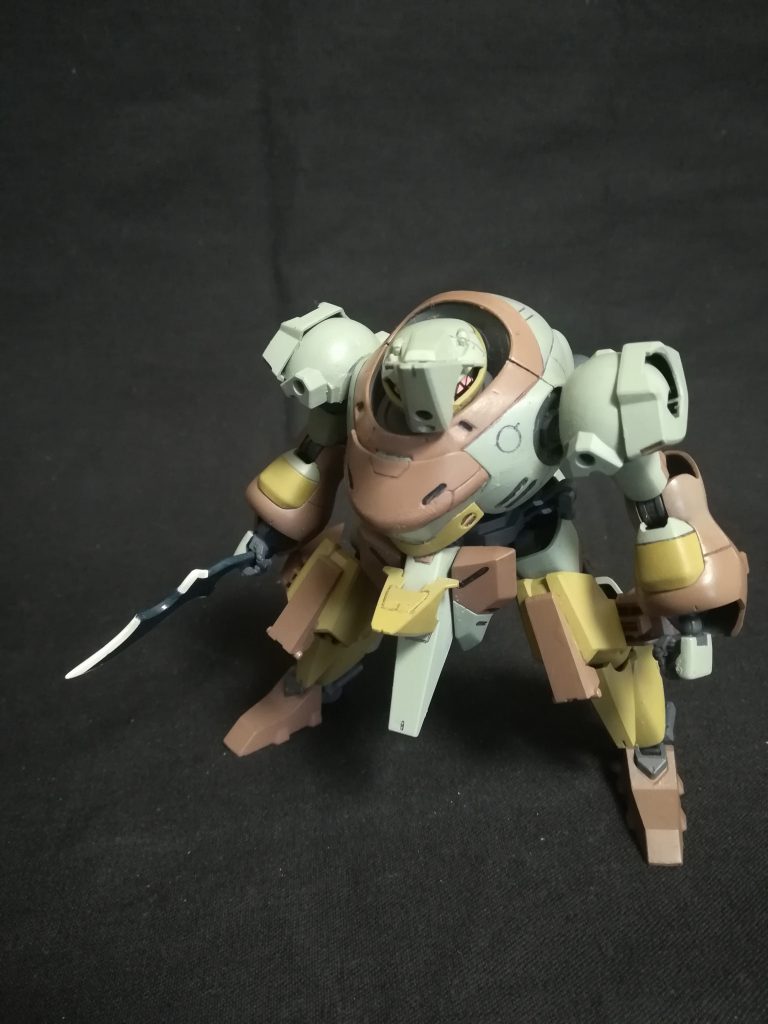 元格闘技世界チャンピオンが新なリングでトップを目指すべく用意した機体。
デブリ帯で偶然拾った大破したマン・ロディにジャンク品を組み合わせてレストアしている。