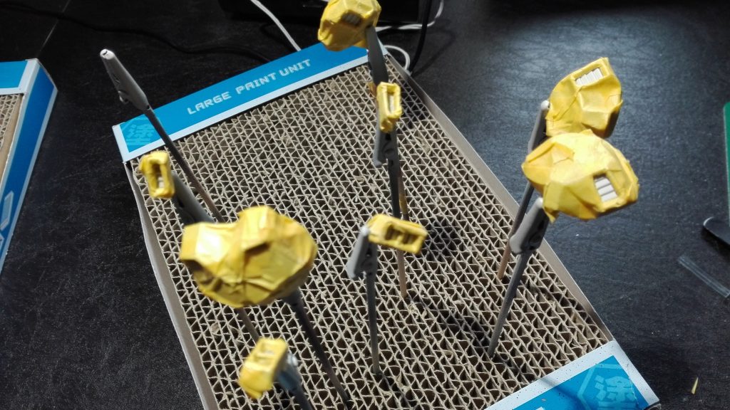 (あ、これ筆塗のが楽だったわ・・・。)