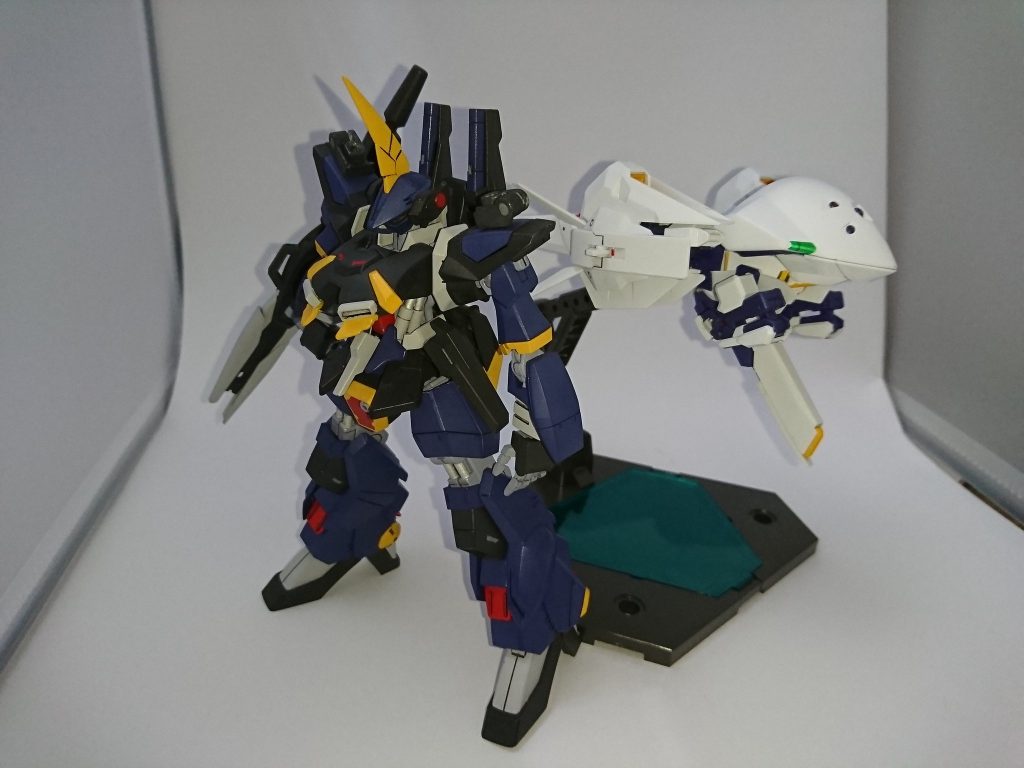 元々肩やバックパックのジョイントを利用して色々換装させる構想があったものの当時は完成には至らなかったが…
次回を待て!(コミックワールド感)