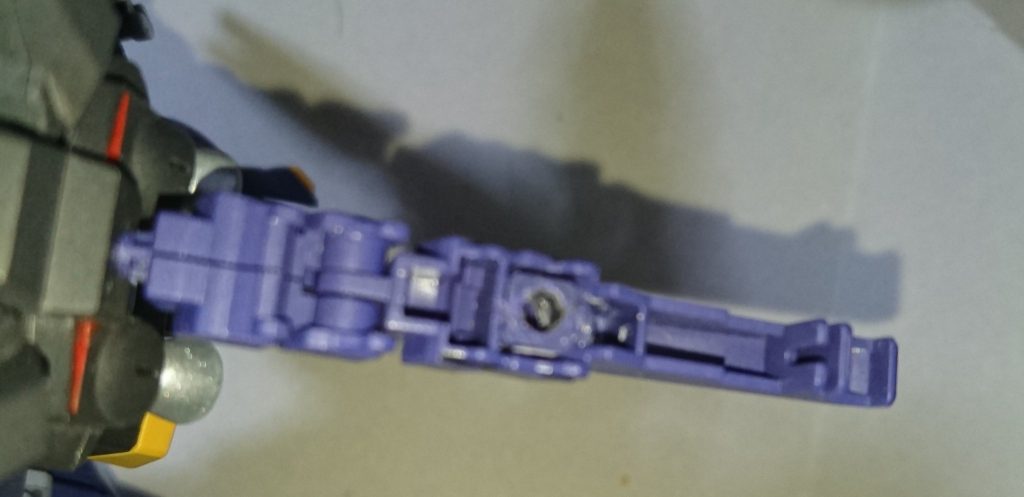 ウーンドウォート側は武器のアームの肉抜きに余剰のポリキャップを仕込んだ以外はキットそのままで後は接続用にランナーを切り離したプラ棒を用意したのみです。