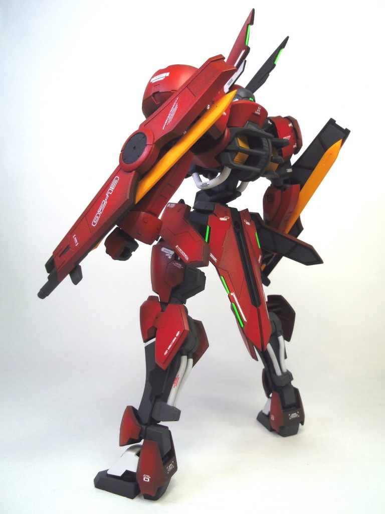 アーマー裏はトラス貼ってますが「トラス貼りました!」ってならないように暗い色で塗装しています。