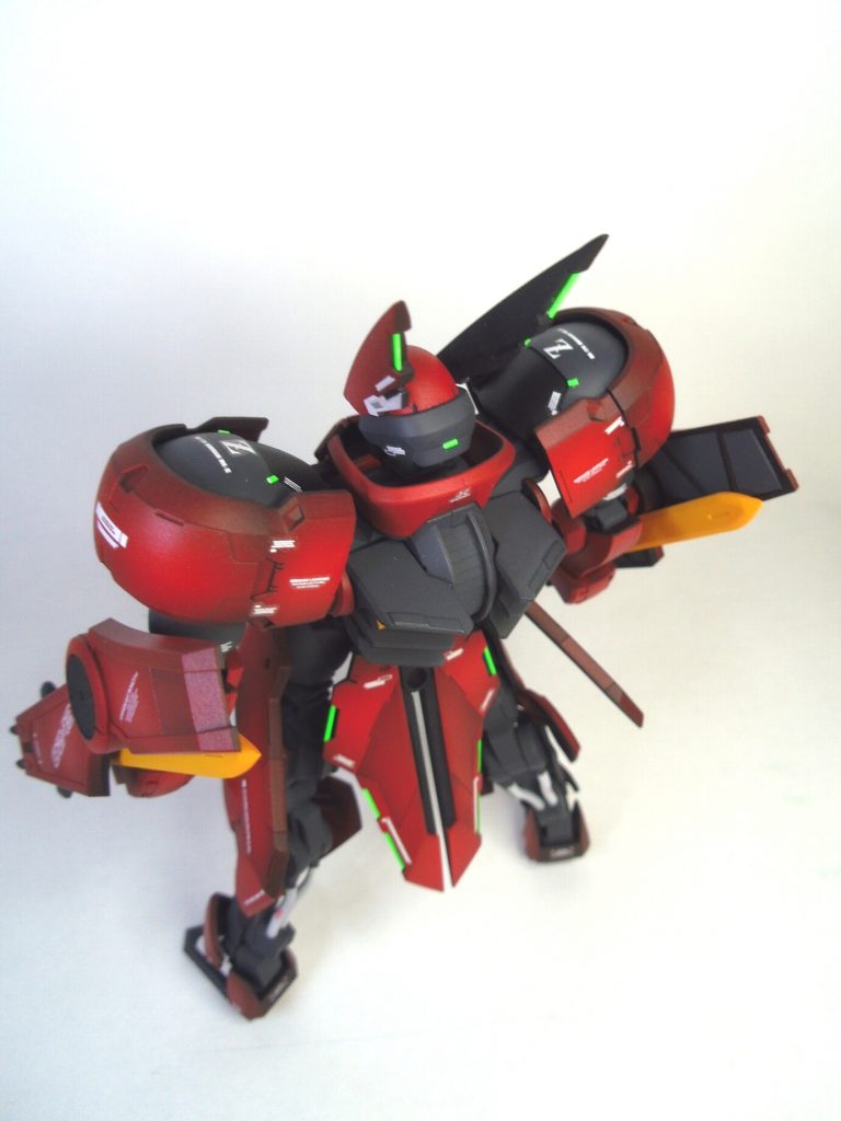 頭部アンテナ（耳?）もちょっと加工してアクセントを追加してみました。