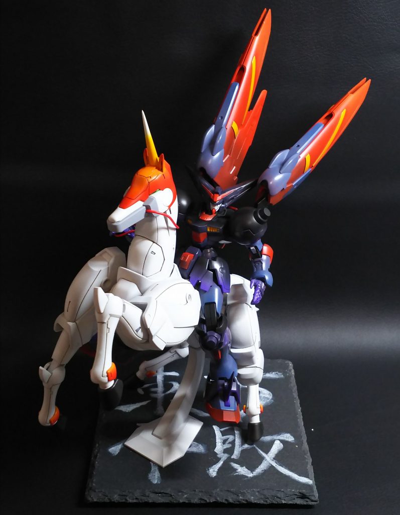 黒をバックにしたら、そりゃあ輪郭分かんなくなるよね…