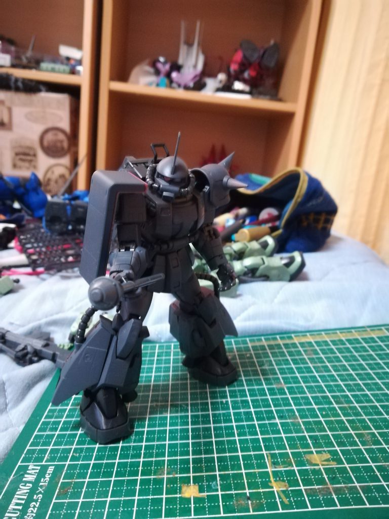 わざわざシュツルムファウストを持たせるためにRGの穴に合うMSハンドの付け根とザク陸戦セットのハンドパーツをニコイチして作成しました

このキットで1番苦労したところかも知れませんねww