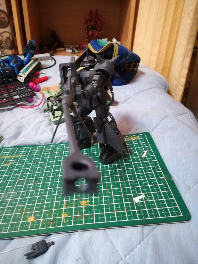 主兵装はヅダの１３５mm対艦ライフルを装備致しました