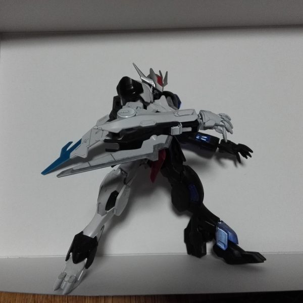 ガンダムバルバトスLR：牙