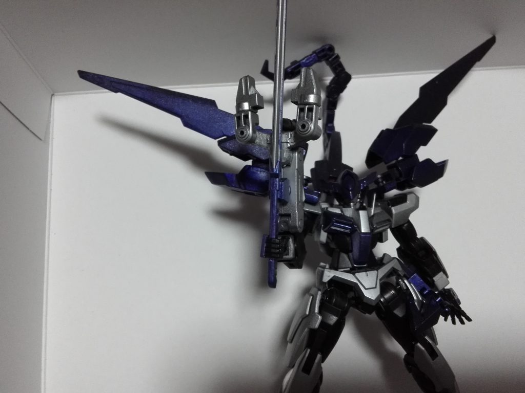 GN粒子をウィルスとして敵機体に斬撃と共に注入して相手の機体プログラムを破壊して戦闘力を奪う。人体に害は及ばない。