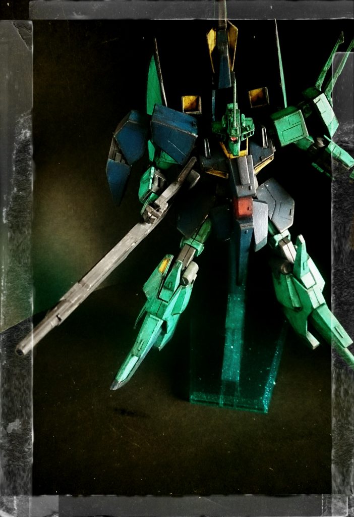 「味方機は離れろ、メガビームライフルを発射する」