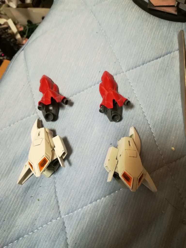 脚部スラスターの状況です

シナンジュのパーツとZガンダムのパーツをふんだんに使いました