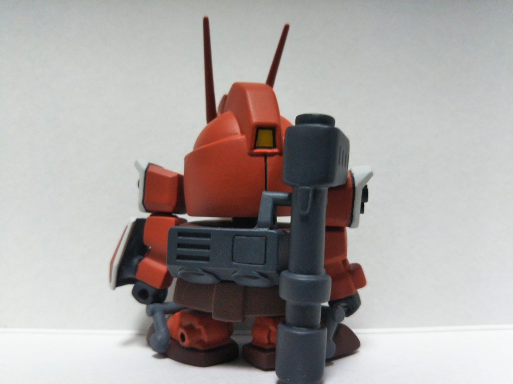 バズーカはバックパックにつけたフックに
マウントできるようにしています。