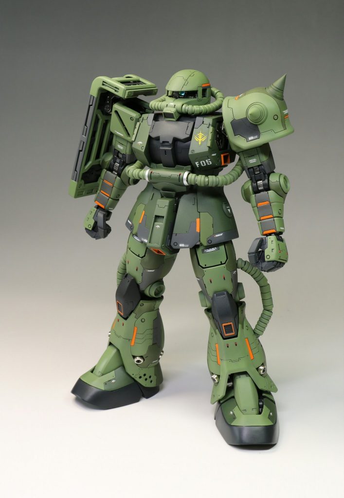 正面

ザックリ言うと
口延長、モノアイのレール制作、目の上のひさしを下げています
盾延長、胸の形状変更、全スカート延長、フンドシ形状変更、手首改造
もも延長、ひじ横、ひざ横形状健康、足のつま先形状変更、筋彫りです。