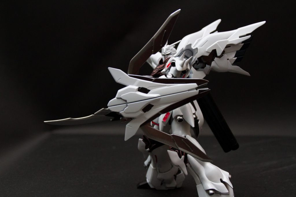 回収したエネルギーはシールドを弓の様に構え、
ビームの矢を放つ。