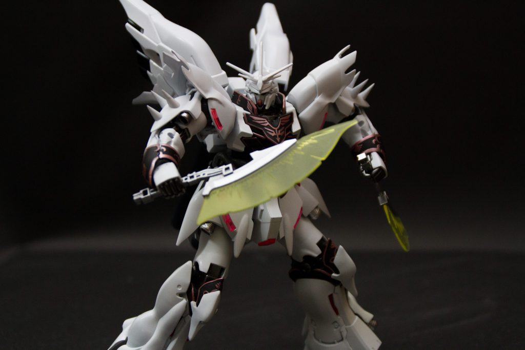 武装は徐々に切り離して
軽量化を測る仕様。