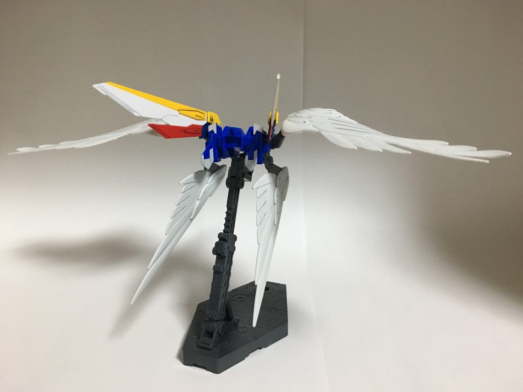 ヘリオスブースター、背面。動力に太陽光発電を採用している関係上、時間帯や天候によってはそうした機構の恩恵を受けられないこともある。