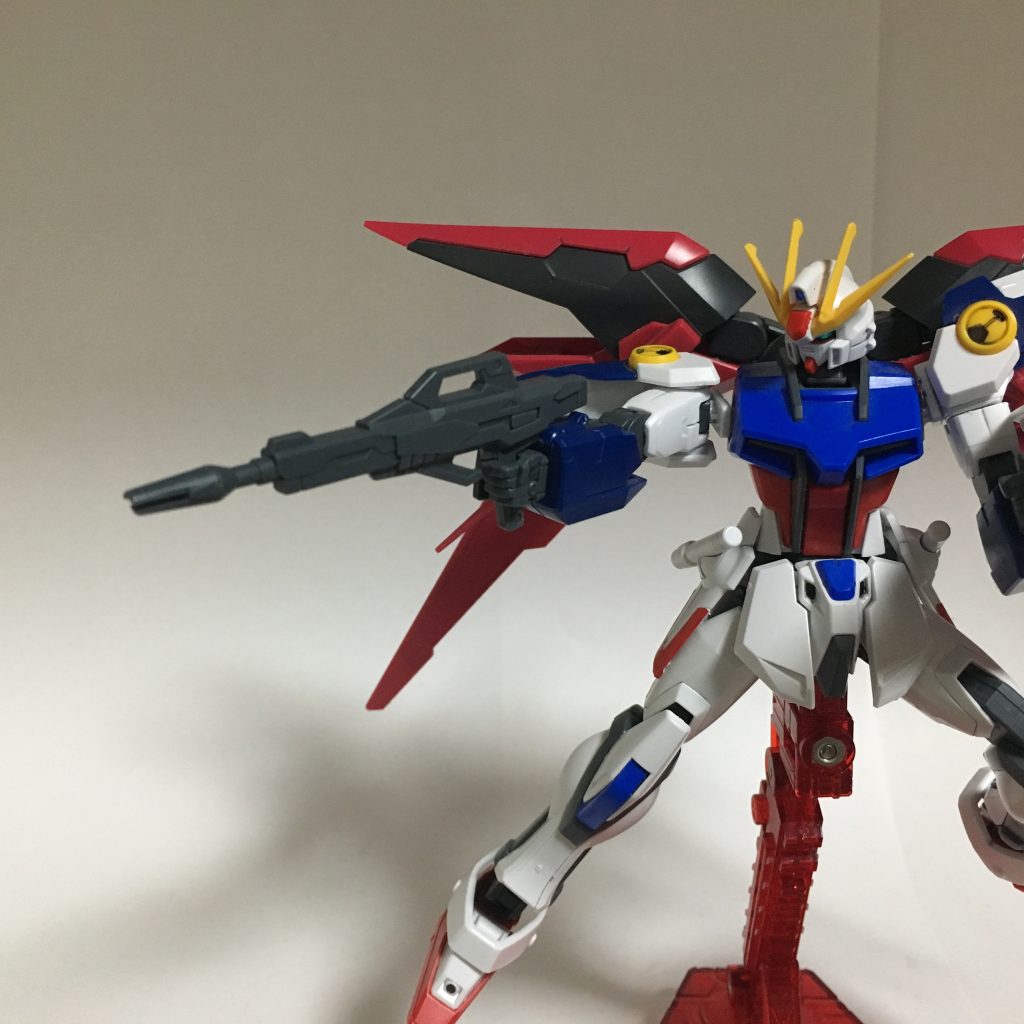 ビームライフル。標準的な銃。連射性と破壊力のバランスが取れている。あらゆる状況下で使用可能な頼れる装備。