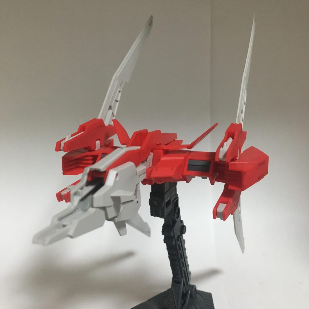 トランスブースター、正面。羽の角度を変更することで、空中戦、水中戦のいずれに対応するかを選択できる推進装置。