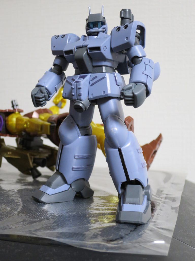 キャノンにはプラモ屋・量販店の隅に必ずすっ転がってるビルドナックル(丸)をとりつけてみました。
ギリギリ昭和なボディの意匠とマットグレーの色合いがすごくマッチしてます。
サイズはLで。
こうかはばつぐんだ(笑)
ガンキャノンは合わせ目消しとブチアナの貫通(一部)を施しました。