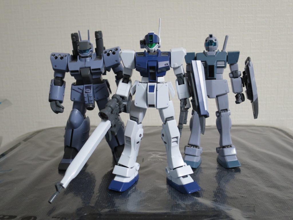 やはり三機揃うと、迫力が出ますね?
ちなみに
スナ2…ファング1・レイヤー機
GM…ファング2・レオン機
ガンキャノン量産型…ファング3・マイク機
で乗せています。