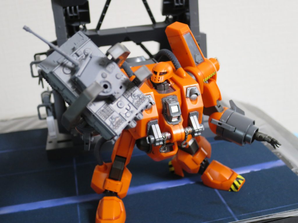 !
この圧倒的なサイズ差なら、連邦がMS作りたくなるのも分かるなあ。