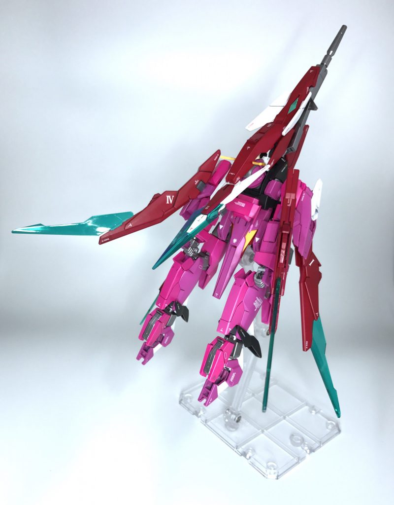 フェニックスモードその2。変形はかっこいいですが、塗装剥げを考えるとあまりできませんね…。