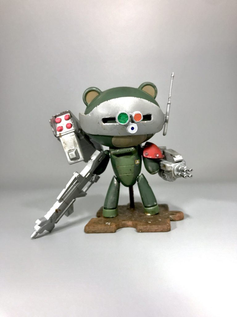 ミリタリー調にしても滲み出る可愛らしさ。