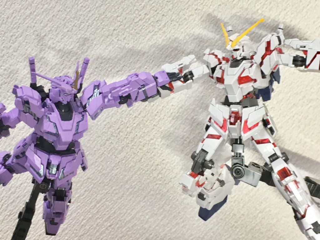 「オードリー!」「バナージ!」5巻パッケージ絵の構図