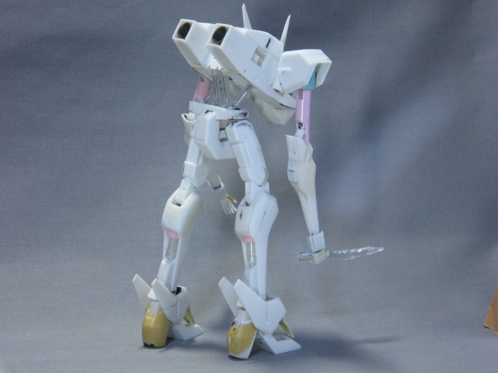 曲面は積層削りだしと瞬着パテから