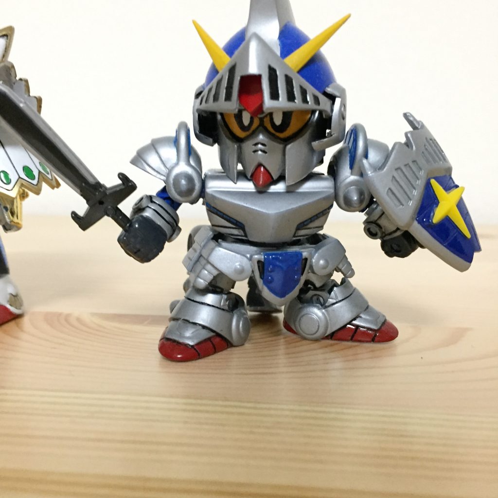 トサカを薄くしたり目の位置を変えたりしました。もう一度作りたいBB戦士です。