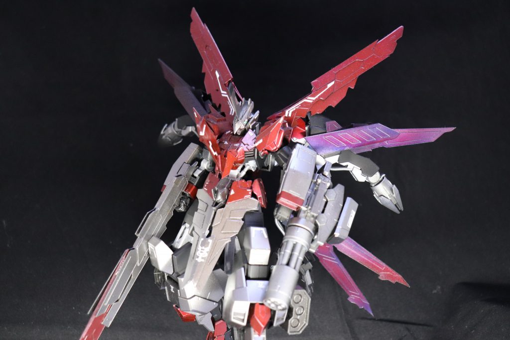 フェニックスは歌を聞いたものは
意のままに操られる
本機はMAの子機である
プルーマに対し電子戦を仕掛けるべく開発された