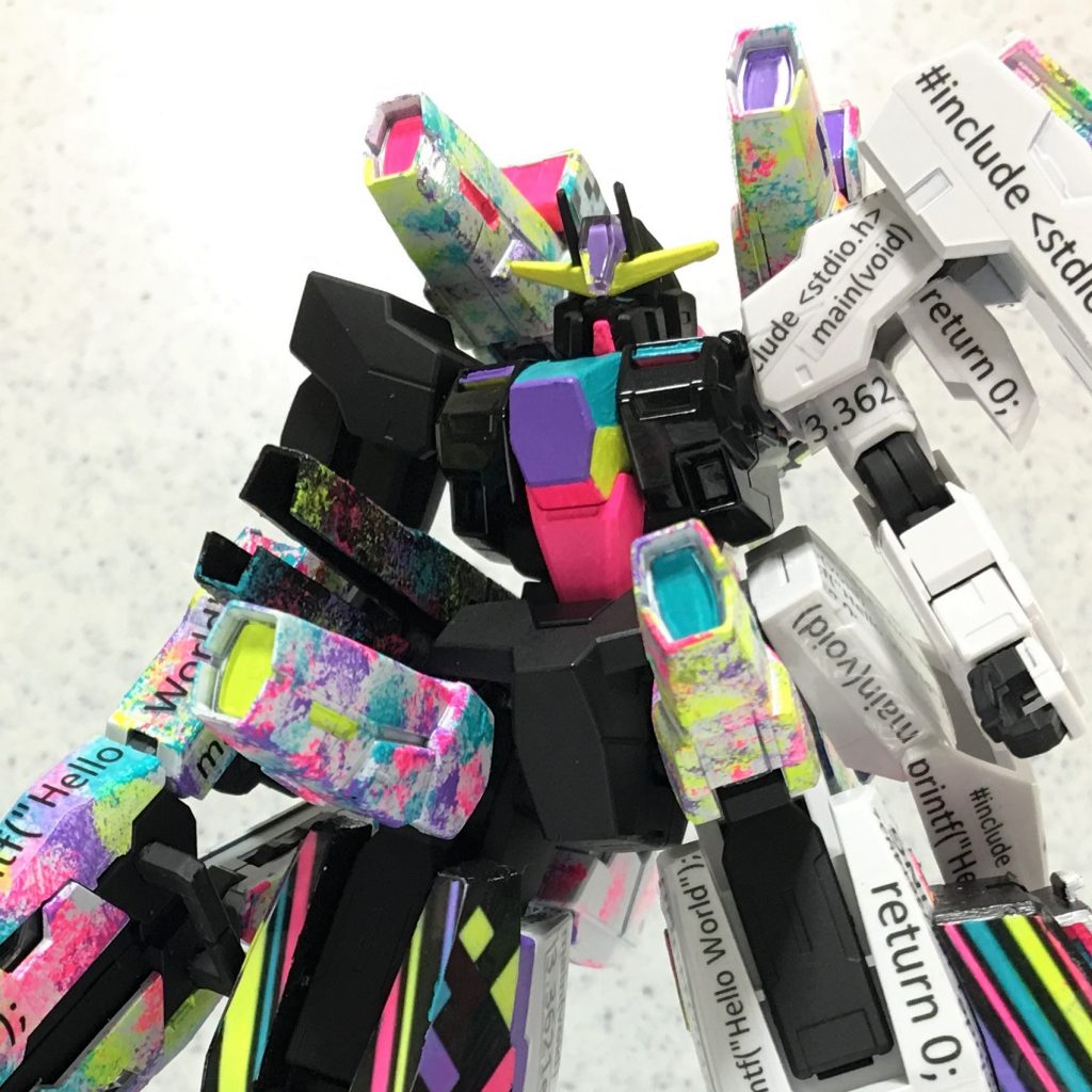 ビームキャノンの砲口と本体を４つそれぞれ色分けしたところもポイントです。