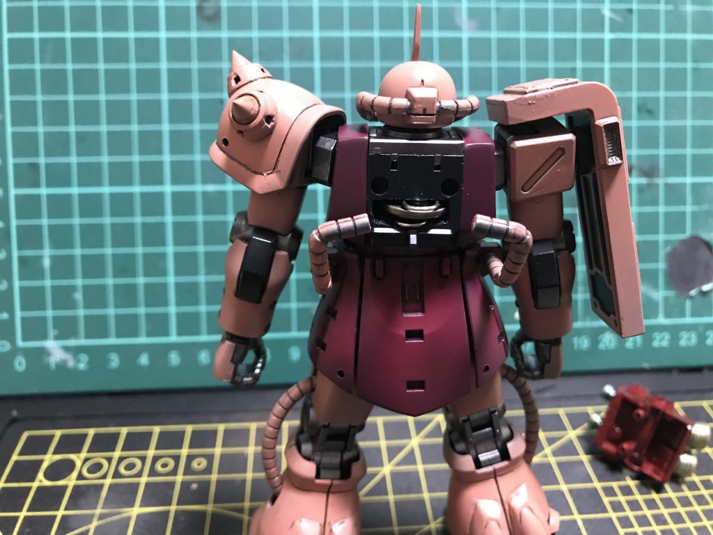 モノアイ電飾加工2.電池は胴体に内蔵。