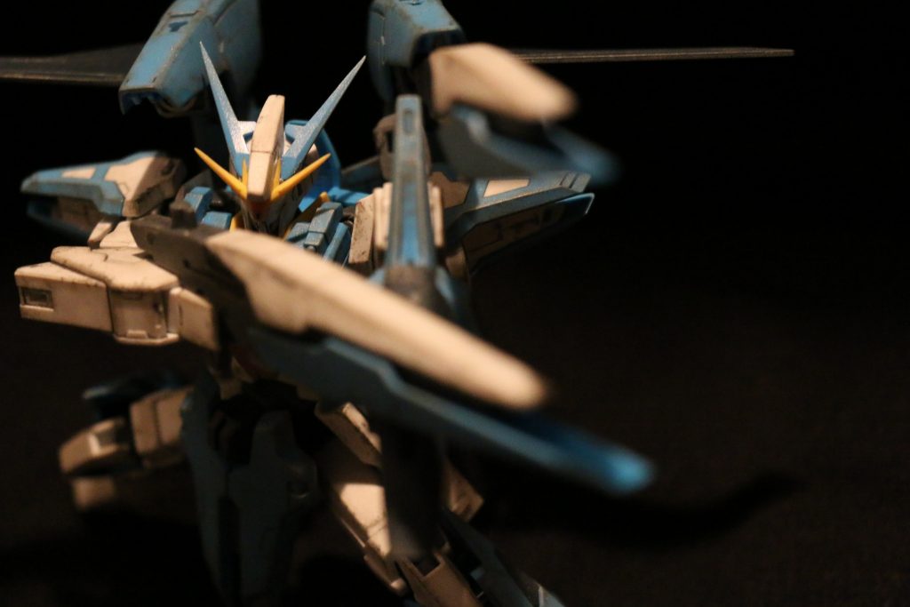 ウェザリングの感じをわかりやすくするために調光してみました。
やはり使用感が出ていると兵器としての味が出ているような気がします!