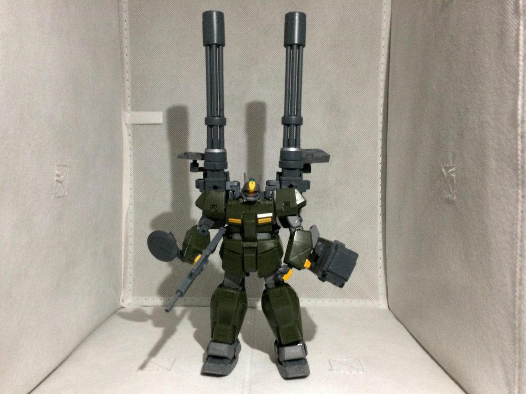 正面!
GM CANNON II にジャイアントガトリングや
MSGのミサイルとかを付けました!
ミノフスキー粒子が何?光学で誘導すりゃよくね?