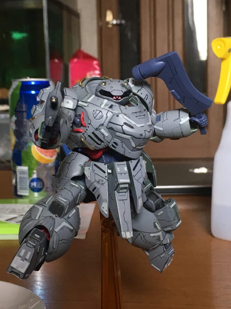 サーフェイサー後しか写真がありませんでした…
主に筋彫り、プラ板でディテールアップを行いました