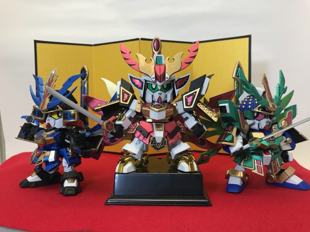 悲願の頑駄無三武将
これを並べたくて頑張って作りました!
惜しむらくは白銀刃があんまりそれっぽく作れなかったこと。いつかちゃんと改修したいですね
以前上げていたものもジワジワ再掲しようかな・・・
ただ今烈光作成中なのでそのうち三烈神もお披露目できるかと思います
閲覧ありがとうございました!