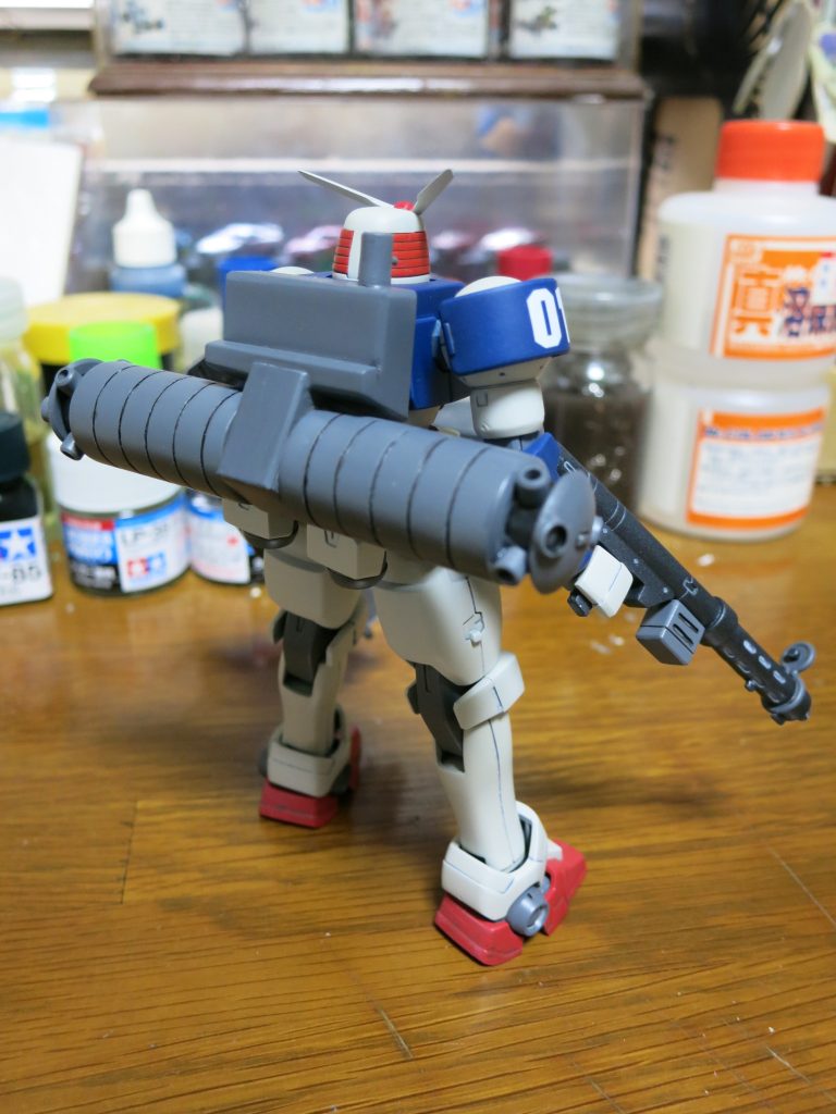 背面。出典の画を参考に作っていますが、それでも宇宙リーオーとはだいぶ乖離している様な…