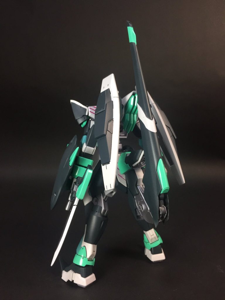 髑髏のような顔、白骨のような指の幽霊の様な姿のため、有名な幽霊船から名前を取りました