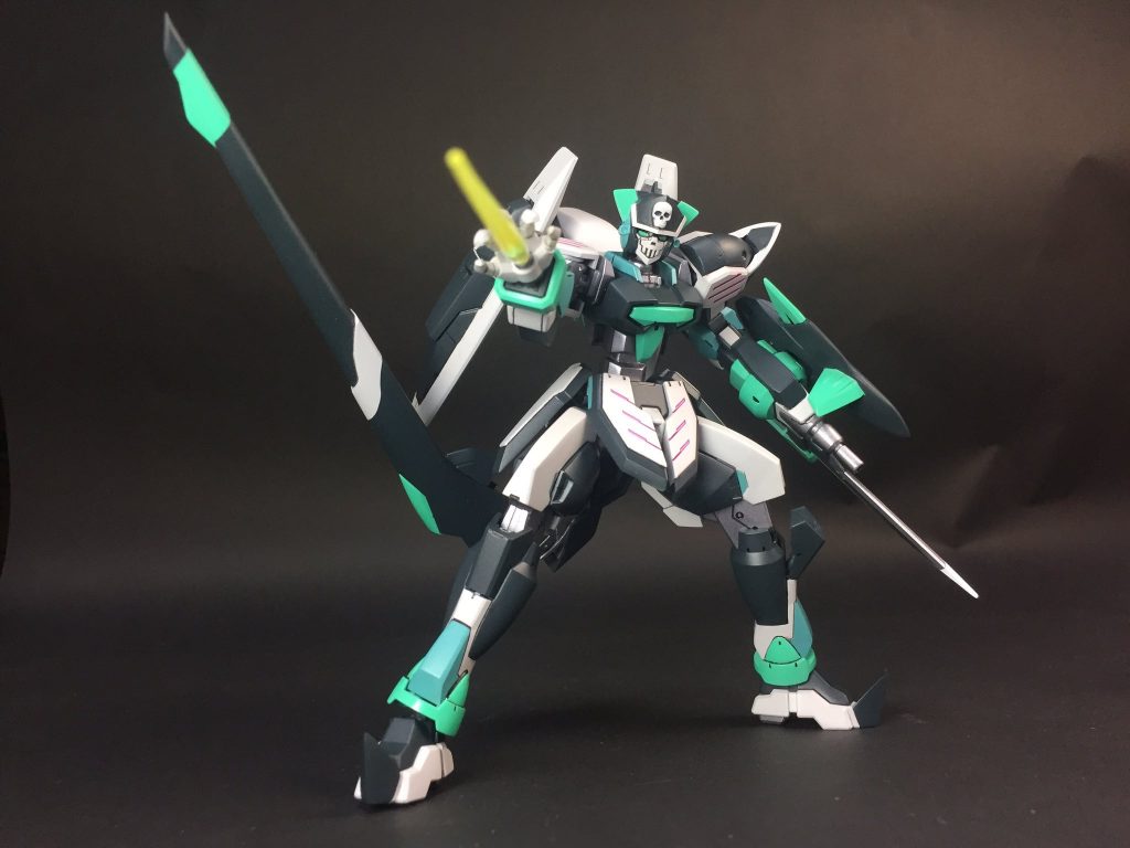 Gサイフォスを基にGエグゼスジャックエッジの頭と肩、足首はダークマターエクシア、ヴェイガンのドラドのパーツをミキシングしています