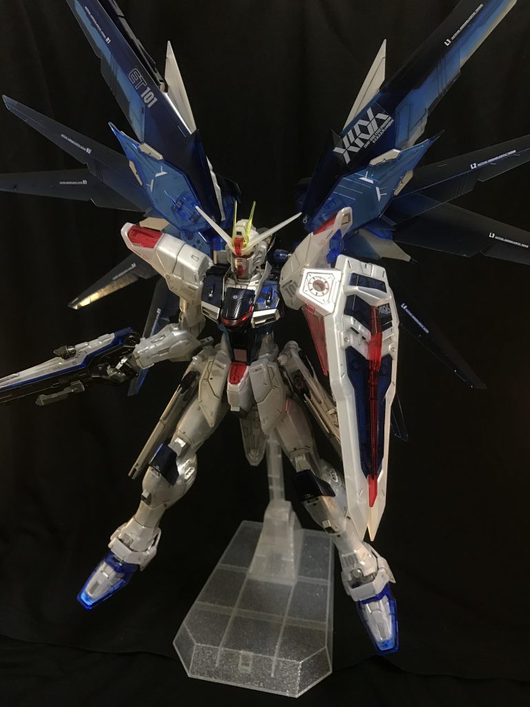 クリアパーツで構成される機体は総じてかっこよくはならないと思ってた時期が私にもありました…。これ普通にかっこいいっす。おすすめっす。