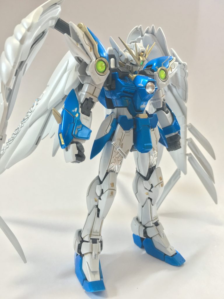 全体像
RGはフレームと外装が分かれているので塗装派には優しいですね。
フレームのこともあるので下手にギミックを殺すような改修はしておりません