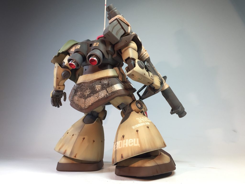 デカールバランスも残党らしさを出す為、ランダムにスローガンや記号を中心に使用。