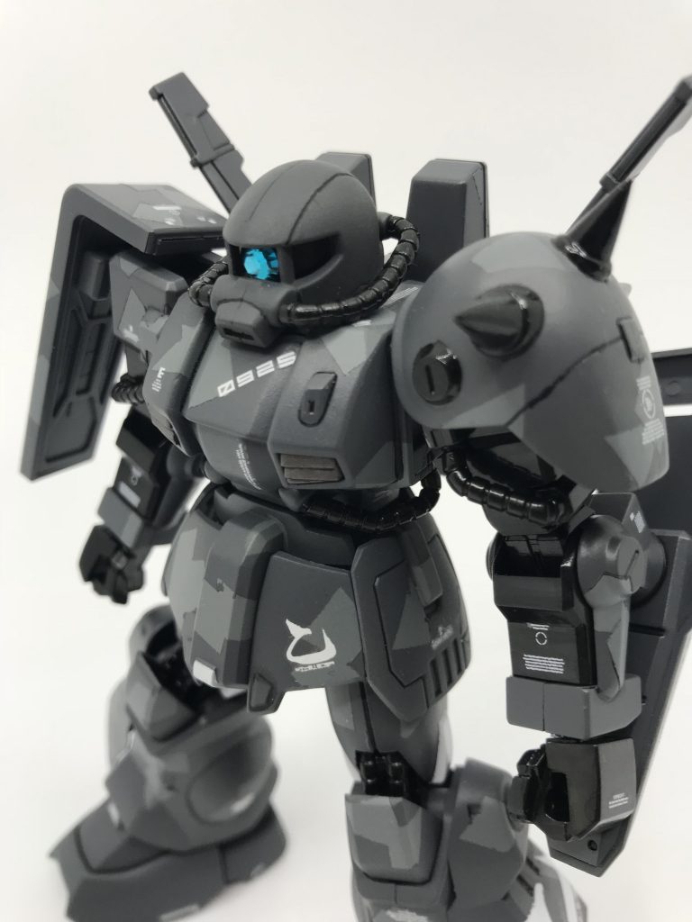 モノアイはスマホデコレーション用のシールを使用