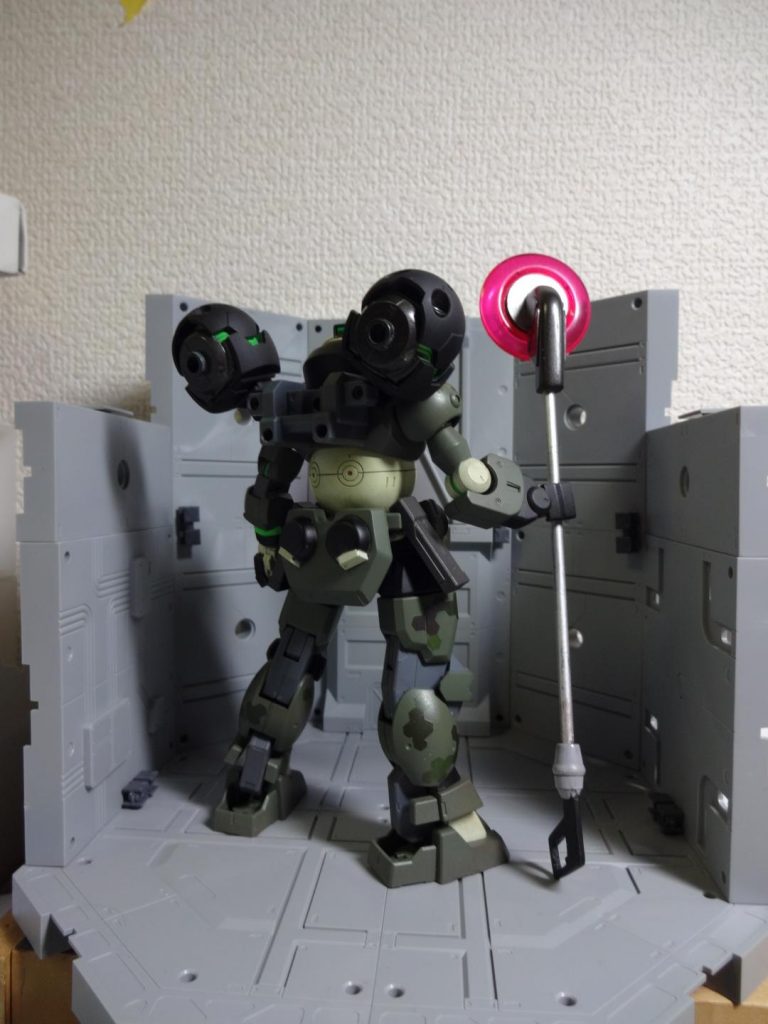 タイタスの肩をバックパックに移植して追加アタッチメント兼フレキシブルブースターとしました