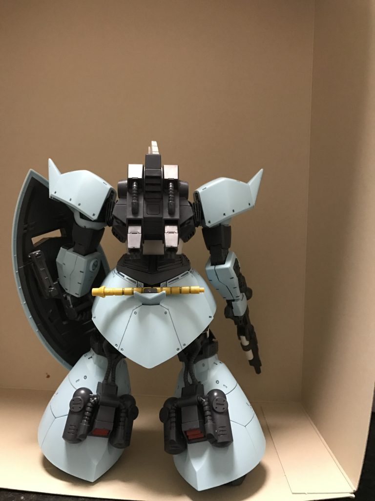 背後です
バックパックが
いかにも高機動型って感じで好きです