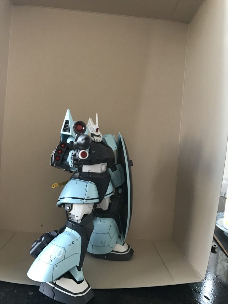 射撃ポーズとってみました