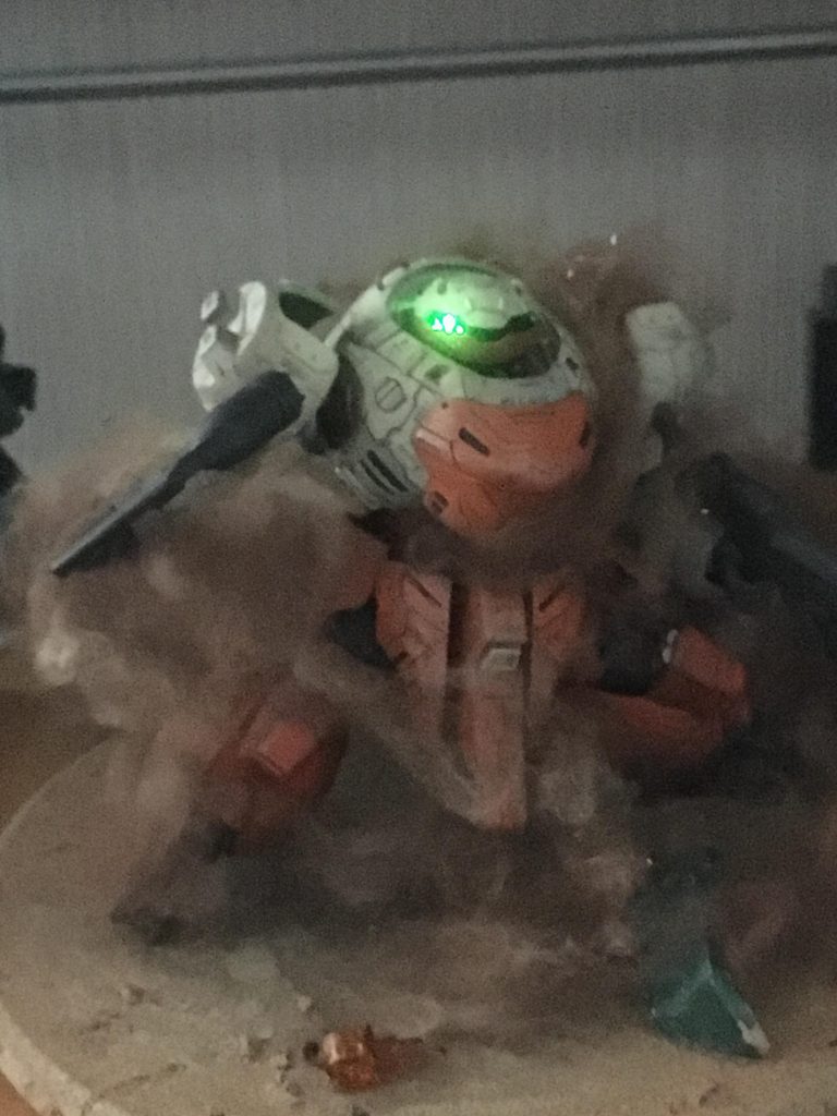 台座だけの写真がありませんでした…
100均のコルクコースターみたいなのを使用しています。ミライトも入れました。