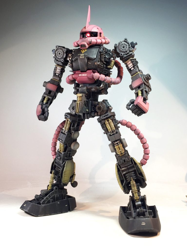 フレームはメッキパーツ以外全て塗装し、仕上げています。再現度が非常に高く、フレームだけでもかなり重たいモデルです。